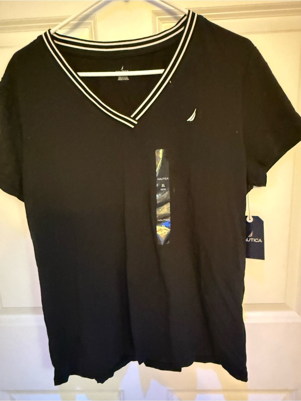 NWT Nautica Jeans Women's Solid Stripe-Trim V-Neck T-Shirt Top Black XL